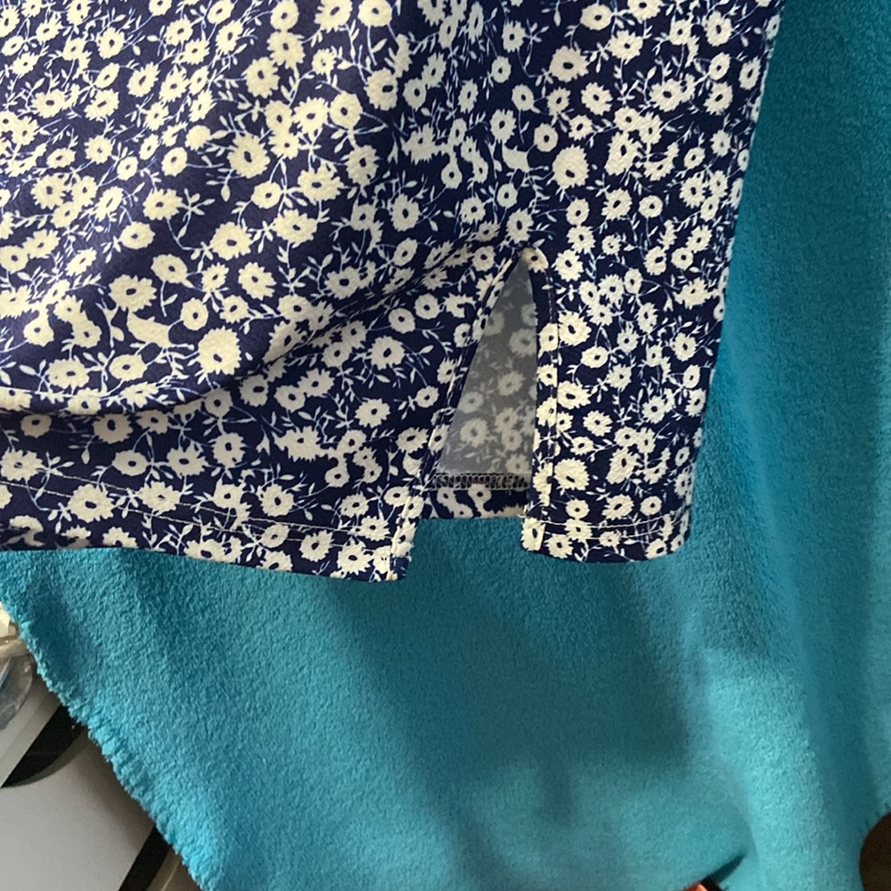 SHEIN blue with white flowers form fitting dress - Picture 2 of 4